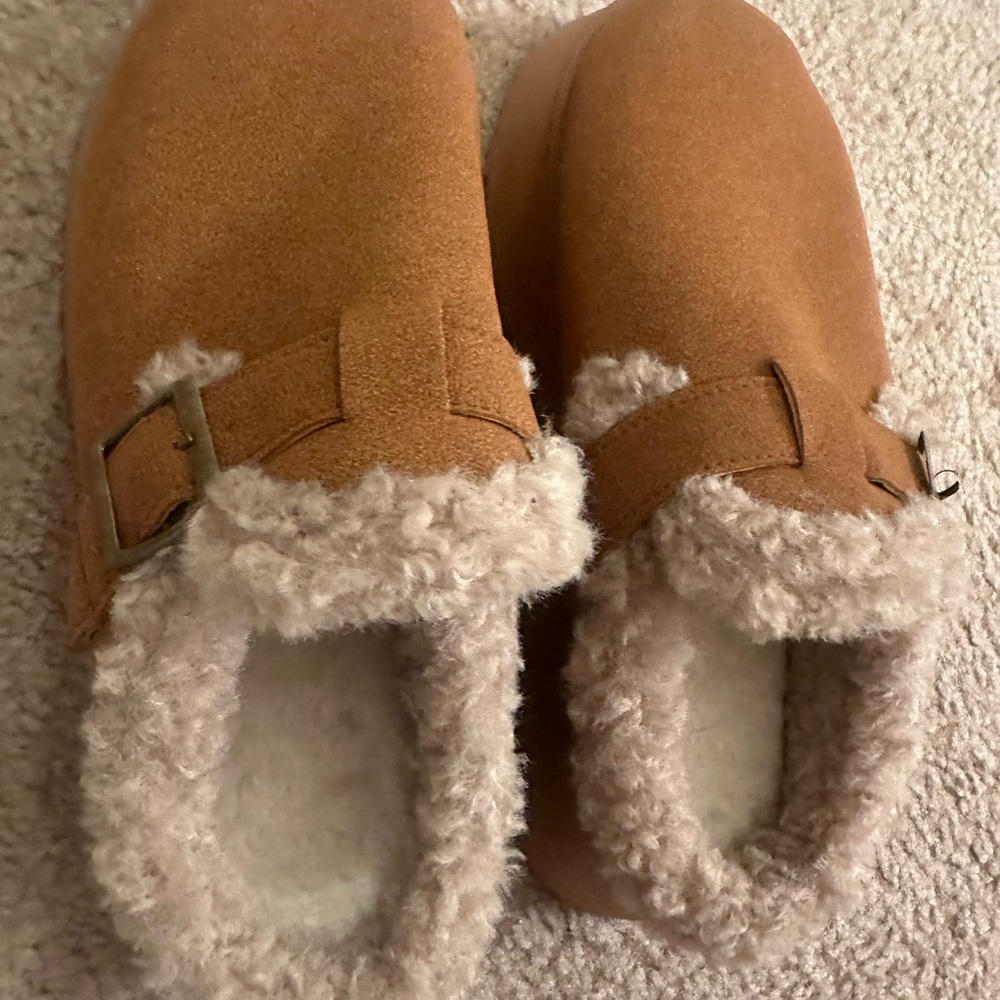 Tan Suede Clogs with Faux Fur